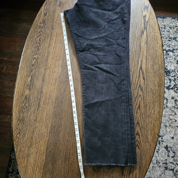 Old Navy Curvy Profile Raw Hem with Split Ankle Black Jeans Size Women's 16 Long - Picture 7 of 13